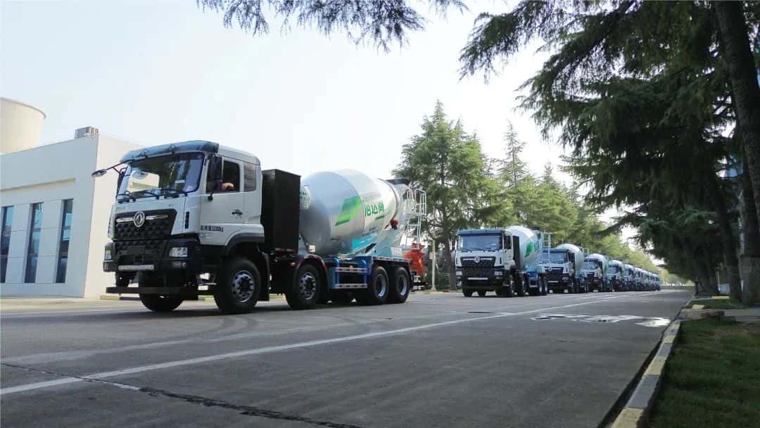 馭風(fēng)而行，中集車輛15臺(tái)新能源攪拌車駛?cè)牒?，繪就荊楚生態(tài)長(zhǎng)卷